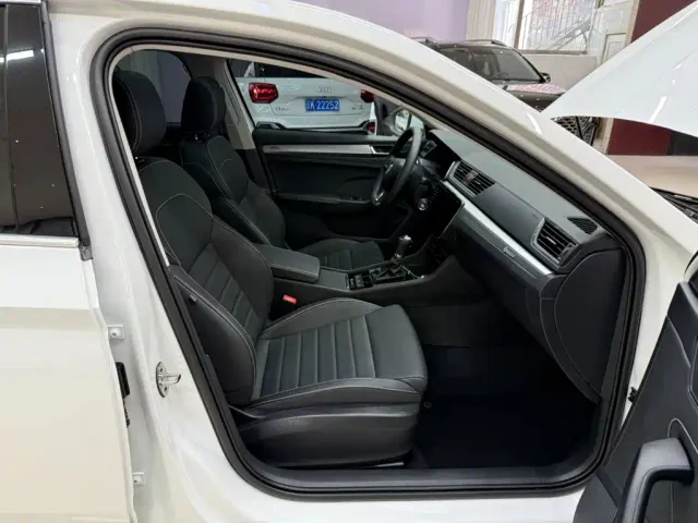 Skoda Superb — Фото автомобиля 21