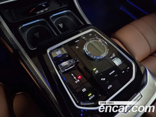 BMW i7 — Фото автомобиля 6