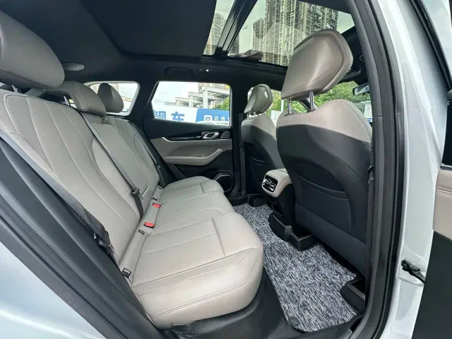 Geely Boyue L — Фото автомобиля 14