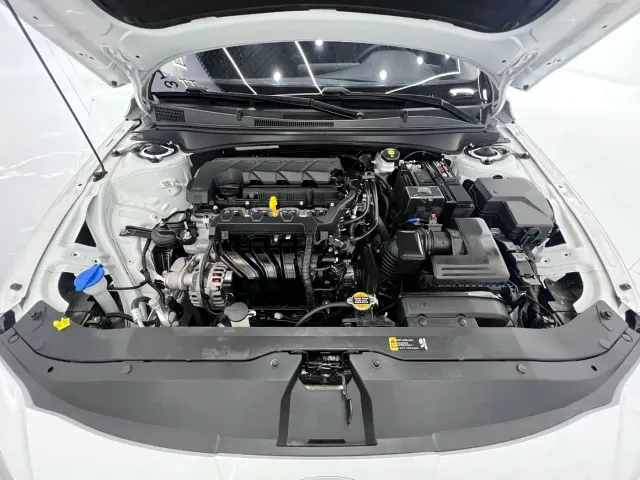 Hyundai Elantra — Фото автомобиля 20