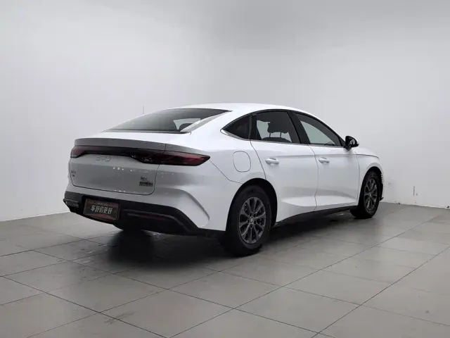 BYD Qin L — Фото автомобиля 2