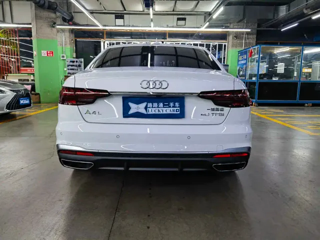 Audi A4L — Фото автомобиля 5