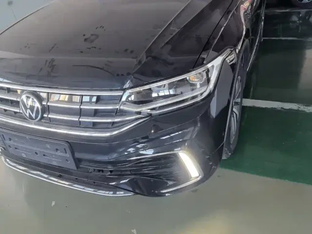 Volkswagen Tiguan L PHEV — Фото автомобиля 23