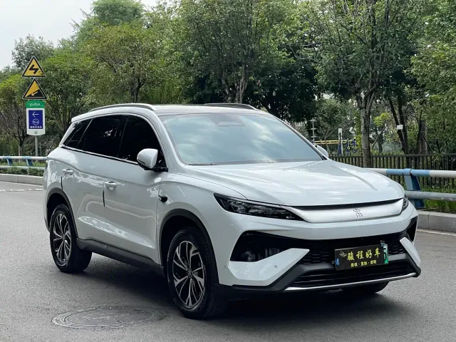 BYD Song Pro — Фото автомобиля 3