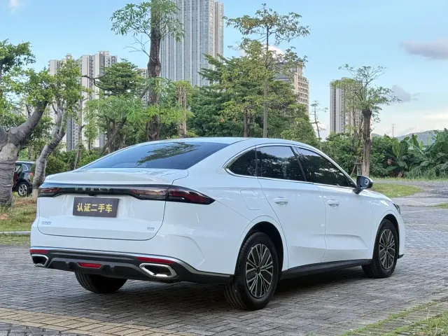 Geely Emgrand — Фото автомобиля 15