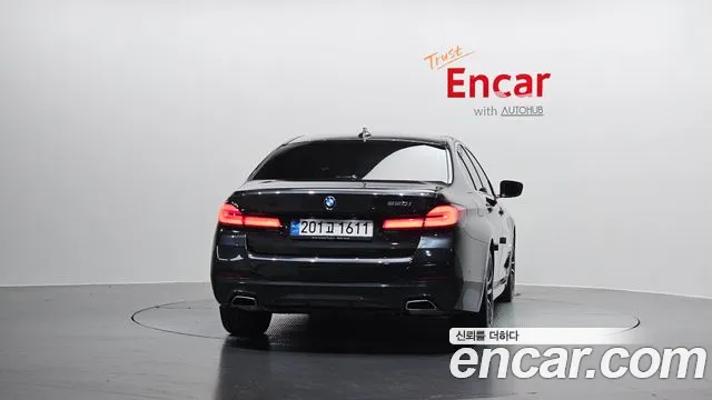 BMW 5-Series — Фото автомобиля 4