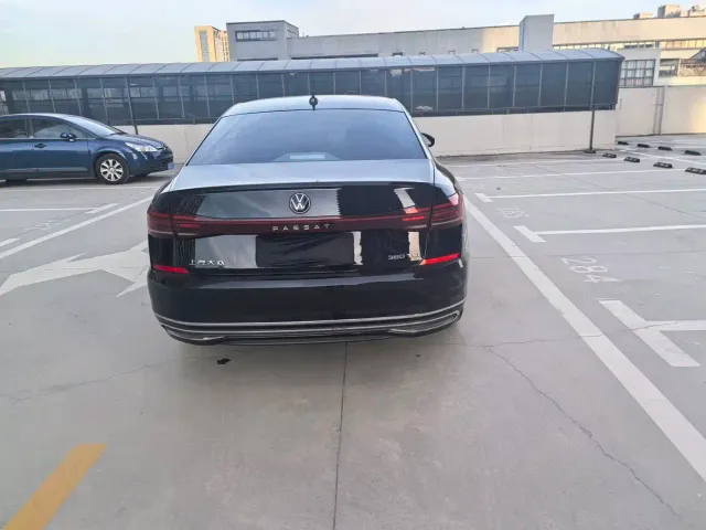 Volkswagen Passat — Фото автомобиля 12