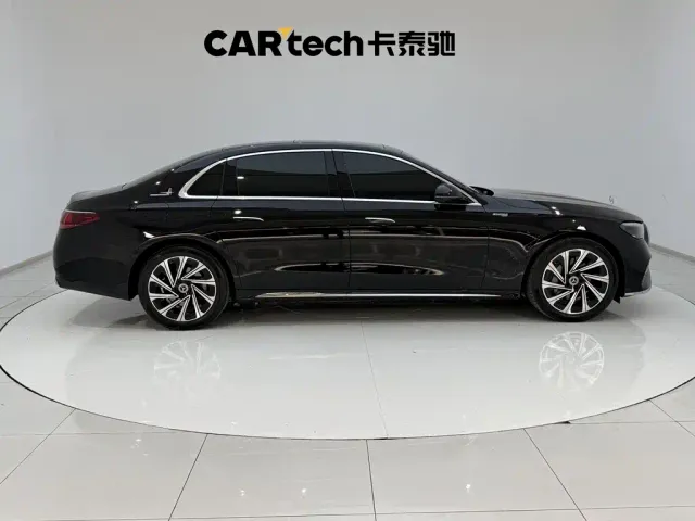 Mercedes-Benz E-Class — Фото автомобиля 4