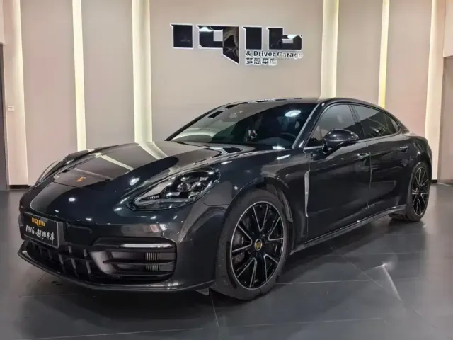 Фотография автомобиля — Porsche Panamera