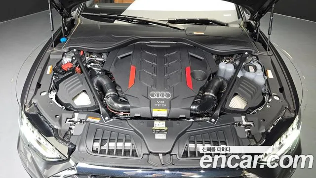 Audi S8 — Фото автомобиля 6