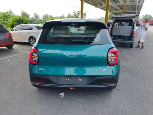 GAC Aion UT — Фото автомобиля 5