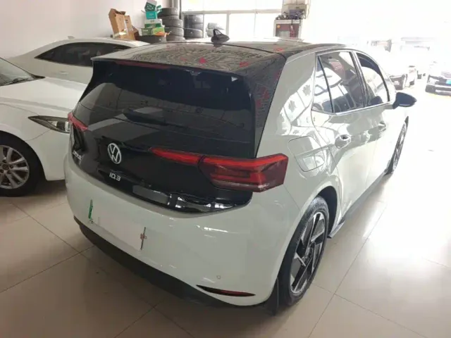 Volkswagen ID.3 — Фото автомобиля 6