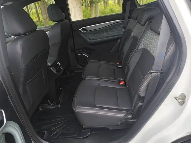Geely Haoyue L — Фото автомобиля 16