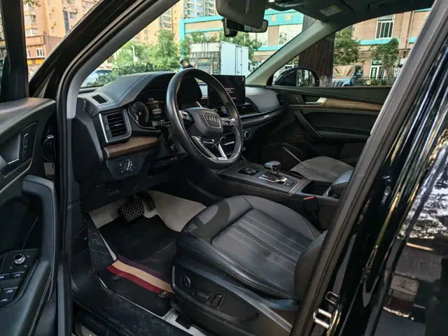 Audi Q5L — Фото автомобиля 3