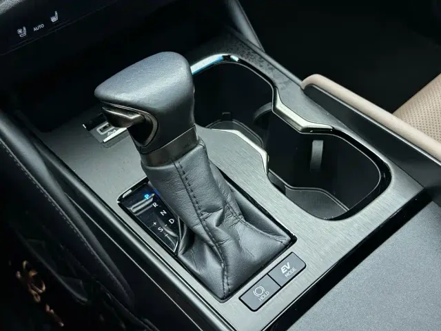 Lexus ES — Фото автомобиля 17