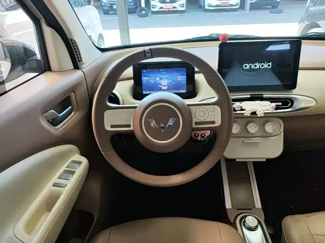 Wuling Hongguang Mini EV — Фото автомобиля 10