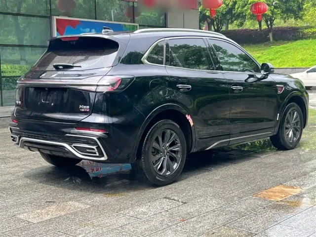 Hongqi HS5 — Фото автомобиля 12