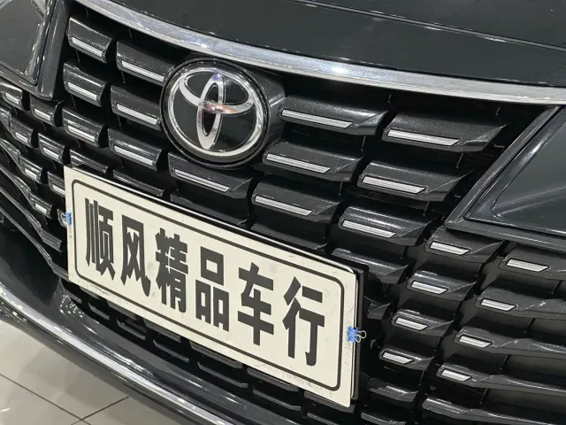 Toyota Avalon — Фото автомобиля 30