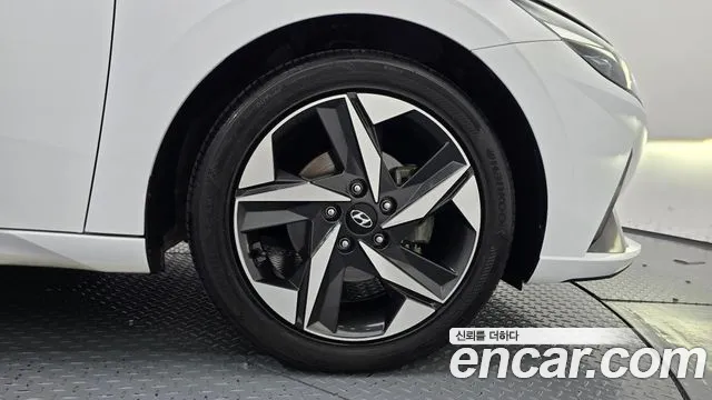 Hyundai Avante CN7 — Фото автомобиля 21