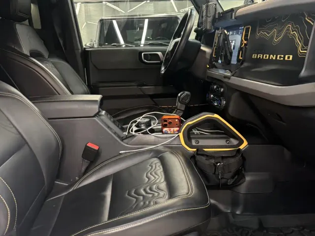 Ford Bronco — Фото автомобиля 10