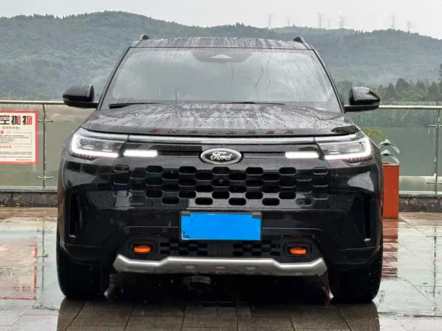 Ford Explorer — Фото автомобиля 2