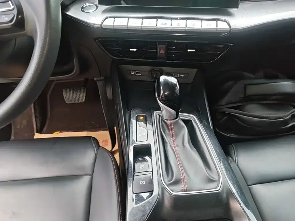 MG MG5 2023 180DVVT CVT Luxury Edition — Фото автомобиля 13