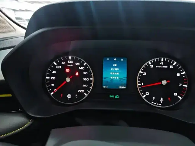 Roewe i5 — Фото автомобиля 18