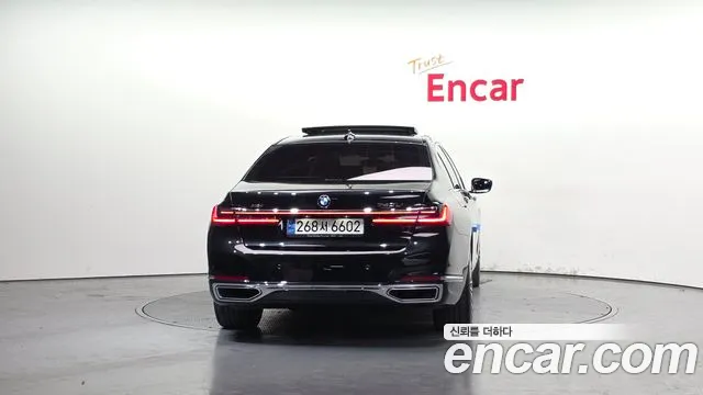 BMW 7-Series — Фото автомобиля 4