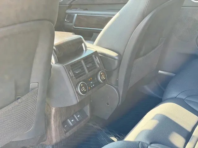 Land Rover Discovery — Фото автомобиля 18