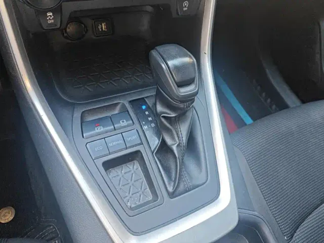 Toyota RAV4 — Фото автомобиля 15