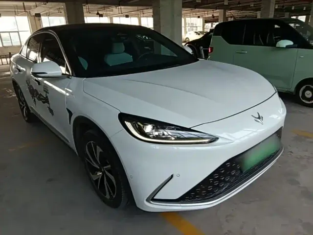 ARCFOX Arcfox Alpha S 2022 Model 708S+ 160kW — Фото автомобиля 3