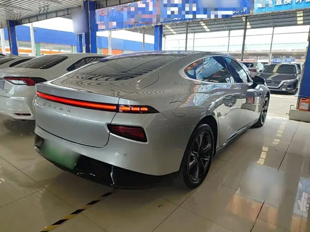 Xpeng P7 — Фото автомобиля 6