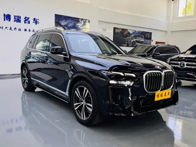 BMW X7 — Фото автомобиля 3