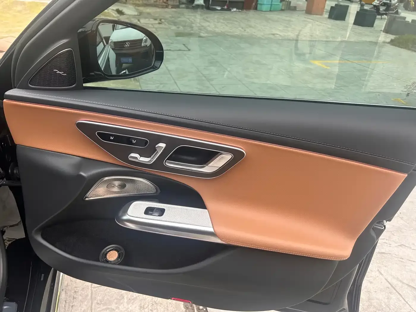Mercedes-Benz Mercedes-Benz E-Class — Фото автомобиля 14