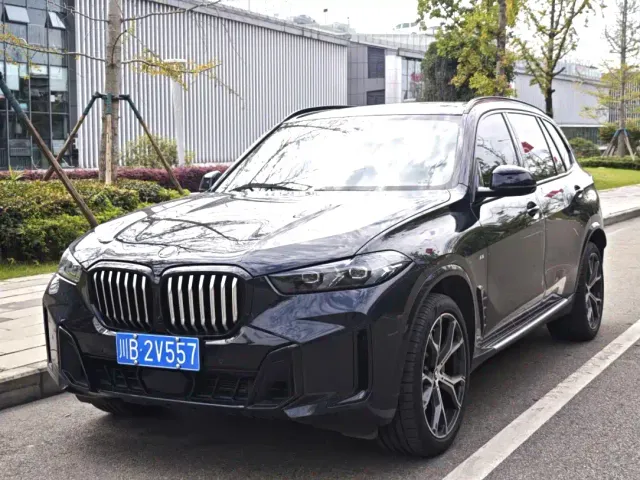 Фотография автомобиля — BMW X5