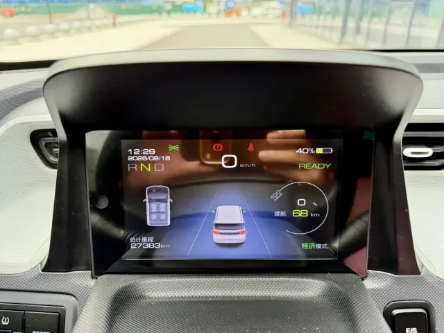 Wuling Hongguang Mini EV — Фото автомобиля 12