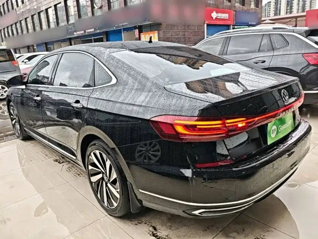 Volkswagen Passat — Фото автомобиля 4