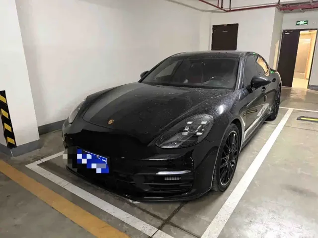 Фотография автомобиля — Porsche Panamera