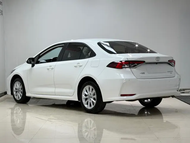 Toyota Corolla — Фото автомобиля 6
