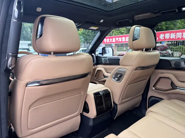 BYD FangChengBao Leopard 8 — Фото автомобиля 25