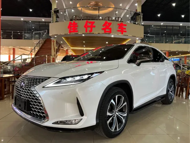 Фотография автомобиля — Lexus RX