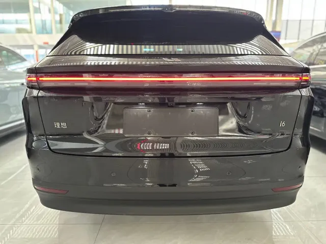 Li Auto i6 — Фото автомобиля 16