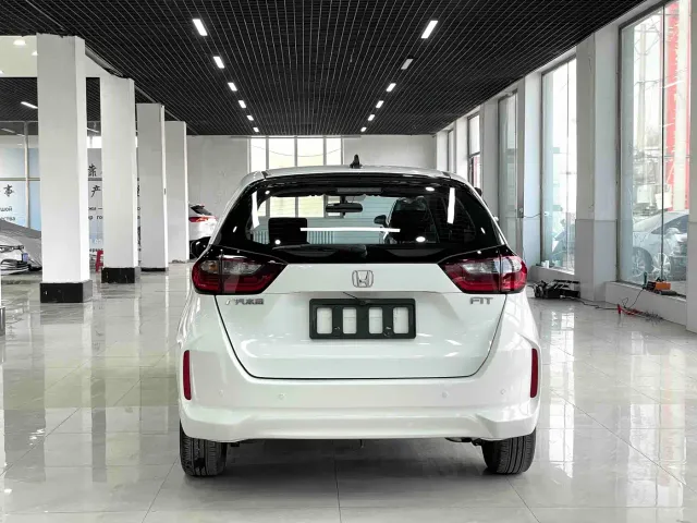 Honda Fit — Фото автомобиля 12