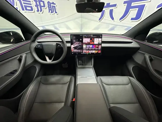 Tesla Model Y — Фото автомобиля 8