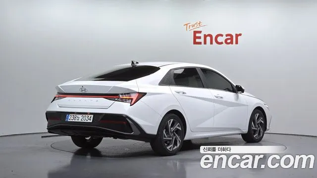 Hyundai Avante CN7 — Фото автомобиля 2