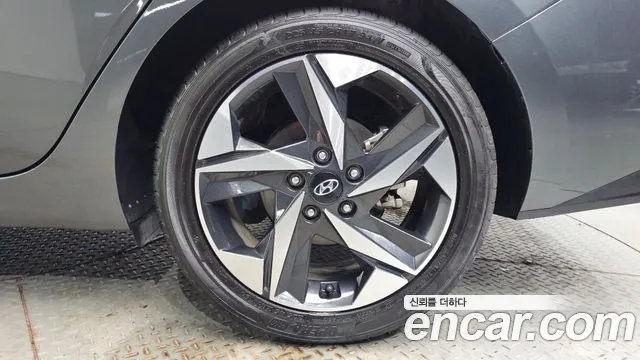 Hyundai Avante CN7 — Фото автомобиля 6
