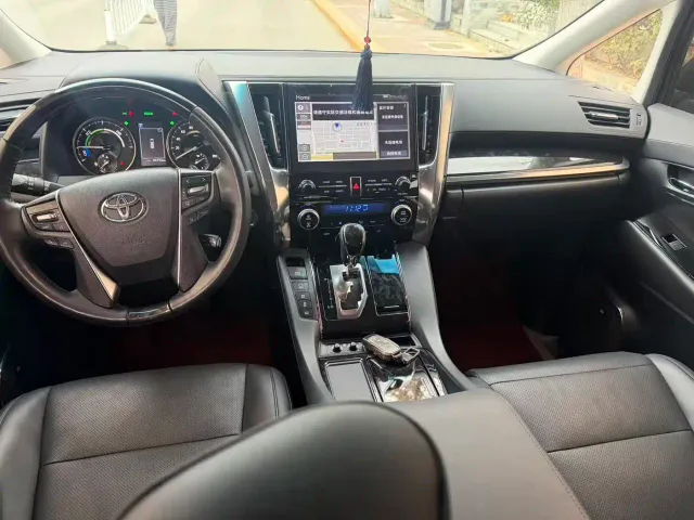 Toyota Vellfire — Фото автомобиля 16