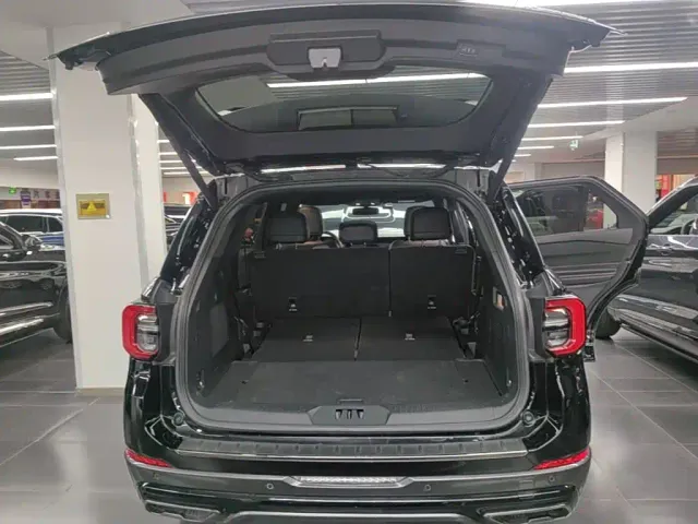 Ford Explorer — Фото автомобиля 18