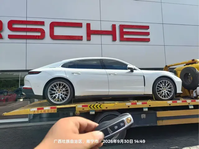 Porsche Panamera — Фото автомобиля 5