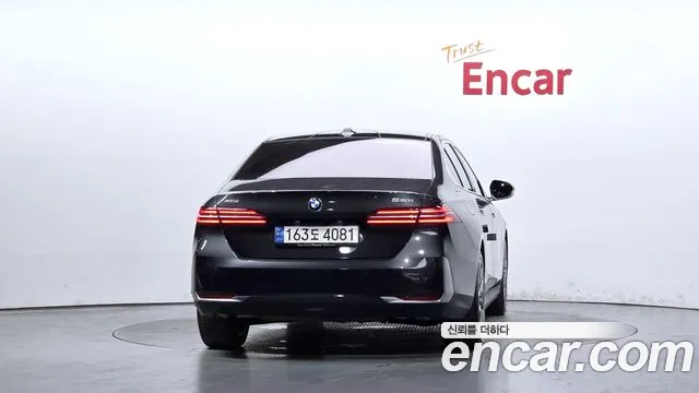 BMW 5 Series G60 — Фото автомобиля 4